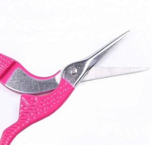 Marque privée personnalisée en acier inoxydable ciseaux de beauté pointe incurvée tranchante tondeuse à sourcils pour les soins personnels - Product Image 2