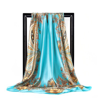 Foulard en satin imprimé cachemire multicolore personnalisé OEM ODM carré de 90cm pour accessoires de mode pour femmes
