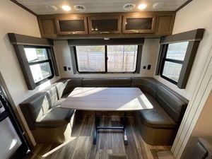 Usado 2023 Keystone Cougar 24R-D-S - Product Image 6