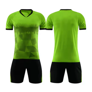Fabricant de kits de football personnalisés pour hommes, ensemble de maillots, vêtements de football de haute qualité, uniforme de football pour club avec service OEM - Product Image 5