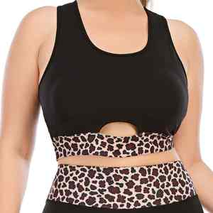 Ensemble de yoga personnalisé pour femmes, adapté au yoga, au pilates et à l'entraînement physique, avec un confort respirant - Product Image 2