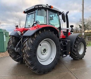 Tractor Agrícola Massey Ferguson 7S.180 Premium de 180 HP Usado en Buen Estado a Precio Económico para Exportación - Product Image 1