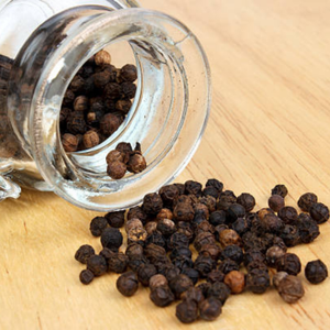 Poivre biologique entier en grains, poivre noir halal d'Inde de haute qualité, nettoyé à la machine, approvisionnement en gros - Product Image 1