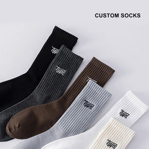 Calcetines deportivos de tubo medio para hombre de diseño personalizado, calcetines atléticos tejidos en blanco y negro con letras bordadas - Product Image 2