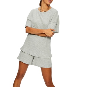 Camiseta a rayas y pantalón corto para mujer, ropa interior acanalada de poliéster Proshah, conjunto de dos piezas, conjunto informal de verano - Product Image 1