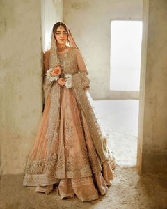 STUNNING PEACH BRIDAL ANARKAL,LEHENGA & DUPATTA ROBE AVEC BELLE DABKA LOURDE, PERLES, RESHAM BRODERIE TRAVAIL pour MARIAGE = 2024 - Product Image 1