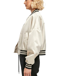 Nuevo estilo, venta al por mayor, chaqueta Varsity de satén personalizada para damas, chaqueta Varsity de satén bordada, vendedor superior, chaqueta recortada de satén para mujer - Product Image 6