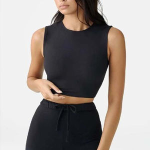 Débardeur court ajusté personnalisé pour femme, idéal pour le yoga, la gym, le fitness et l'athlétisme, 100% coton, respirant et à séchage rapide - Product Image 3