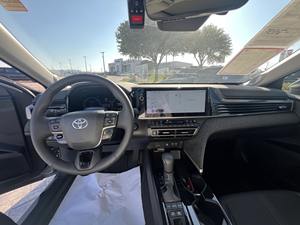 Toyota Camry XLE Híbrido Usado 2025 - Product Image 4