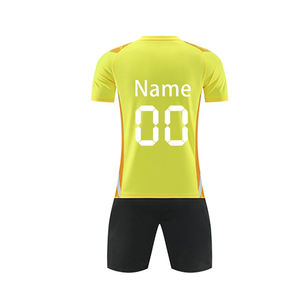 Uniformes de fútbol ligeros de sublimación completa en MOQ bajo 100% poliéster transpirable personalizado diseño de sublimación uniforme de fútbol - Product Image 3