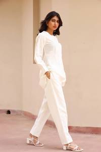 ชุดฮาคุบะผ้าฝ้ายทำมือสไตล์อินเดียสำหรับฤดูใบไม้ร่วงฤดูร้อนสีขาวพร้อมกางเกงปักและเสื้อ - Product Image 3