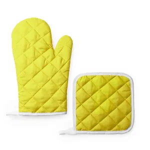 Set da Cucina Personalizzato Nigella con Guanti da Forno, Inclusi Poggiapentole e Guanti - Product Image 4