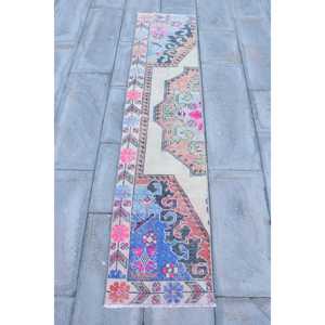 Alfombra Turca Vintage de 1.5x6.9 pies, Alfombra de Lana Azul con Diseño de Patchwork y Base de Látex, Decoración Ecológica para el Hogar - Product Image 1