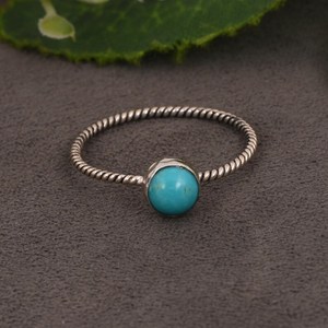 Bague de mariage de luxe en argent sterling torsadé avec turquoise Kingman faite à la main, style bohème hippie, pour femme, cadeau artisanal du sud-ouest - Product Image 1