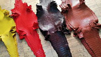 Tissu peau de crocodile cuir de haute qualité gaufrage crocodile motif d'impression tissu en cuir