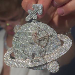 Colgante de Plata de Ley Chapado en Oro con Moissanita de 25 Quilates con Diseño de Sagitario, Símbolo de Flecha, Joyería de Astrología de Lujo Estilo Hip Hop - Product Image 4