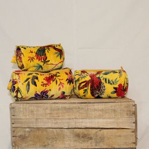 Étui portable matelassé en velours de coton écologique avec fermeture éclair pour ensemble de sacs, trois trousses de toilette de voyage florales légères - Product Image 2