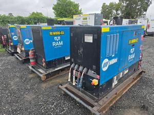 Soldadora Diésel Miller Big Blue 800X Usada con Motor Principal de Flota de Alquiler - Product Image 2