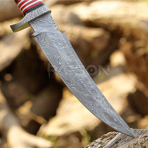 Couteau de chasse à lame fixe compact en acier damas fait à la main avec manche en bois de qualité bricolage - Product Image 3