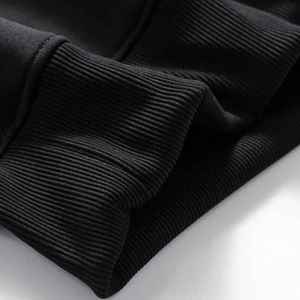 Sweat à capuche intégral avec un design respirant et chaud, tissu épais et un style streetwear moderne pour les tenues par temps froid - Product Image 5