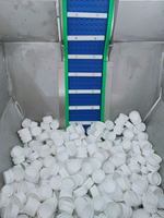 Machine automatique d'insertion de bouchons en plastique, de doublures en mousse PE et de garnitures pour bouchons de bouteilles