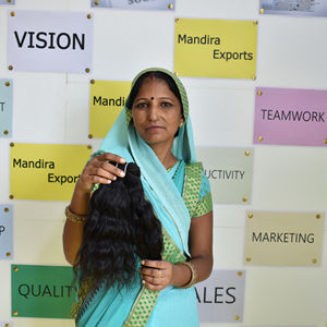 100% paquets vierges bruts bouclés de couleur naturelle non traitée Extensions de cheveux humains indiens du Temple alignés sur les cuticules - Product Image 2