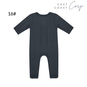 Mameluco de bebé unisex estilo minimalista algodón orgánico de una pieza - Product Image 5