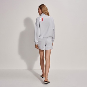 เสื้อสเวตเชิ้ตแขนยาวแบบซิปครึ่งตัว ชุดลำลองสำหรับฤดูใบไม้ร่วง มีกระเป๋า เสื้อฮู้ดครอปแบบซิปสี่ส่วนสำหรับผู้หญิง รับผลิตแบบ OEM ปี 2025 - Product Image 5