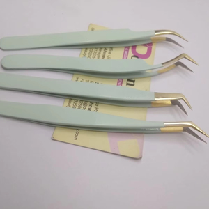 Pinzas de extensión de pestañas con punta de fibra de acero inoxidable, puntas chapadas en oro recubiertas de Color, volumen antimagnético semicurvo Curvo - Product Image 1