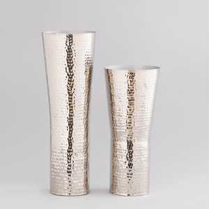 Vase en métal design contemporain pour les entreprises modernes Parfaitement conçu La collection d'aujourd'hui reflète les dernières tendances décoratives - Product Image 1