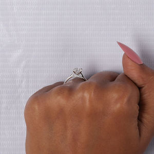 Anillo de Compromiso Solitario con Ajuste de Bisel Chapado en Oro Sólido de 18KT, Lujo, Estilo Clásico, Diamante Cultivado en Laboratorio, Certificado IGI, Cumpleaños - Product Image 2