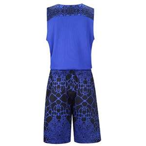 Uniforme de basket-ball Design personnalisé Uniforme de basket-ball pour jeunes sublimé de haute qualité Vêtements de sport unisexes de couleur propre - Product Image 3