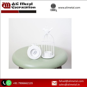 Lanternes intérieures/extérieures en métal blanc au design personnalisé pour le jardin, la maison et la décoration de mariage Cadeau de Noël parfait avec des caractéristiques d'oiseaux - Product Image 4