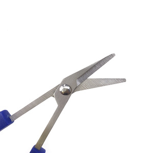 Ciseaux professionnels de traumatologie médicale vente en gros 14.7-18.5cm ciseaux à bandage en acier inoxydable manche en plastique ensemble d'instruments chirurgicaux - Product Image 3