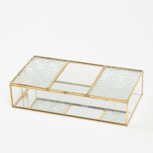 Boîte à bijoux rectangulaire en verre de luxe moderne avec bordure en laiton doré Organisateur de bagues décoratif élégant - Product Image 1