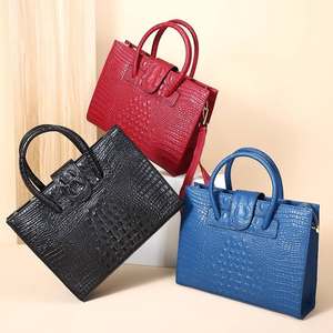 Sac fourre-tout élégant en cuir véritable noir uni à texture crocodile pour femme, avec fermeture éclair, idéal pour la plage et l'usage quotidien, toutes saisons - Product Image 4