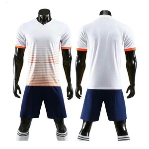 Conjunto de uniforme de fútbol con logotipo personalizado de alta calidad, transpirable y de tamaño para adultos, servicio OEM, elegante camiseta de fútbol de Francia para entrenamiento - Product Image 2