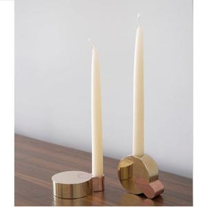 Bougeoir en métal pour la décoration de la maison porte-bougie pour l'éclairage et le jeu porte-bougie décoratif élégant finition antique - Product Image 1