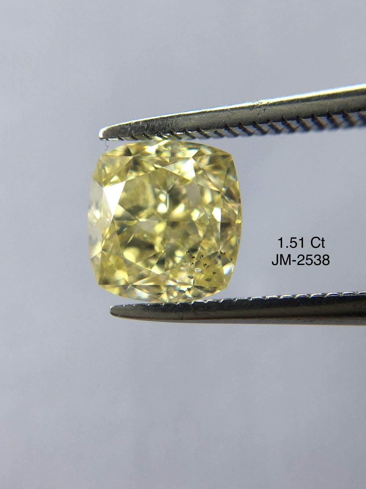 สีเหลือง