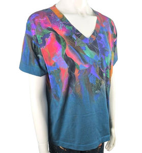 Camisetas de Mujer al por Mayor, Premium, 100% Algodón, Diseño Personalizado con Estampado Digital, Manga Corta, Cuello en V, Antibolitas, Transpirables - Product Image 2