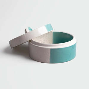 Casserole en céramique Aqua Elegance avec revêtement antiadhésif en émail, design minimaliste, compatible avec les cuisinières à gaz, réchauffeur de nourriture, logo personnalisé - Product Image 5