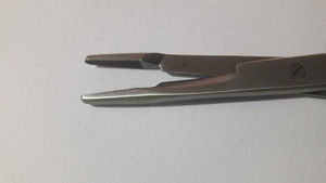 Fórceps dentales manuales con soporte de aguja de alta calidad TC 14CM e insertos de carburo de tungsteno de corte de sutura OEM personalizado - Product Image 6