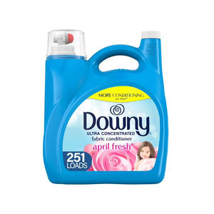 Suavizante de Telas, Suaviza las Arrugas Downy Ultra April Fresh y Mantiene la Ropa Suave y Fresca - Product Image 1