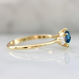 Bague Moissanite vintage en or jaune 14 carats avec topaze bleue de Londres taillée en brillant Bijoux de mariage fins pour femmes - Product Image 3