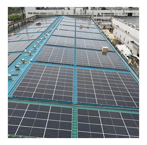 Toit solaire intégré au bâtiment, panneau solaire de 350 watts avec design sans cadre pour toit plat de bâtiment commercial - Product Image 2