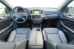 SUV de Lujo Usada de Tamaño Completo 2023, Motor Turbo Diésel, Interior Premium y Características de Confort Avanzadas, Sin Accidentes - Product Image 4