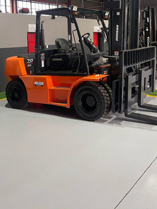 Montacargas Diésel Nuevo de 2 Toneladas con Mástil de 2/3 Etapas y 5 Años de Garantía en Venta - Product Image 1