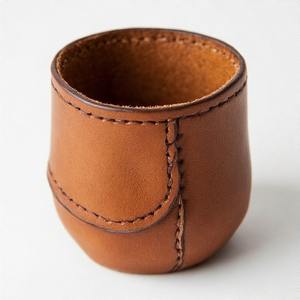 Mini pot en cuir discret avec touches artisanales conçues pour les intérieurs et les jardins compacts Couleur personnalisable Écologique - Product Image 3