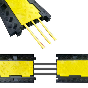 Rampe de protection de câbles en caoutchouc Wesure Safety 1000x300x45mm, 3 canaux, anti-pression, jaune, pour la sécurité routière - Product Image 2