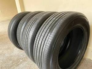 Pneus de voiture radiaux sans chambre à air neufs et d'occasion pour voitures particulières, SUV et véhicules utilitaires légers - Product Image 1